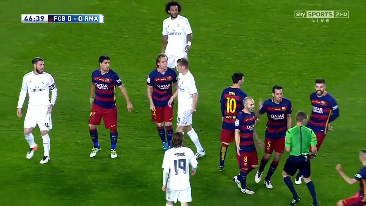 Gerard Pique vs Real Madrid | 2015/16 April
