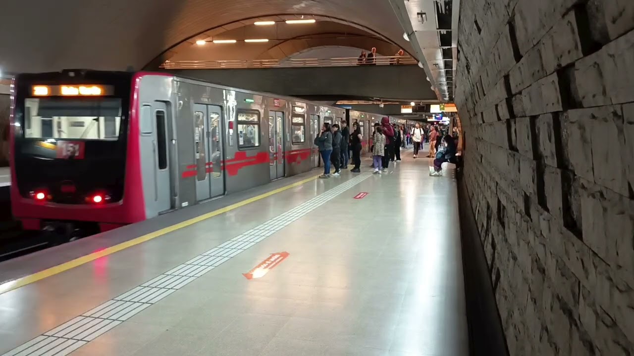 Metro de Santiago | Línea 2 | Trenes Alstom NS-16 y Alstom NS-04 en Estación La Cisterna (4A)
