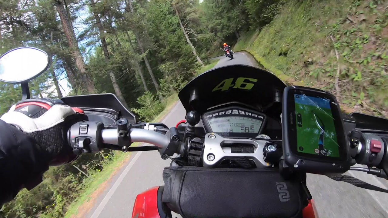 Climbing up the Mortirolo