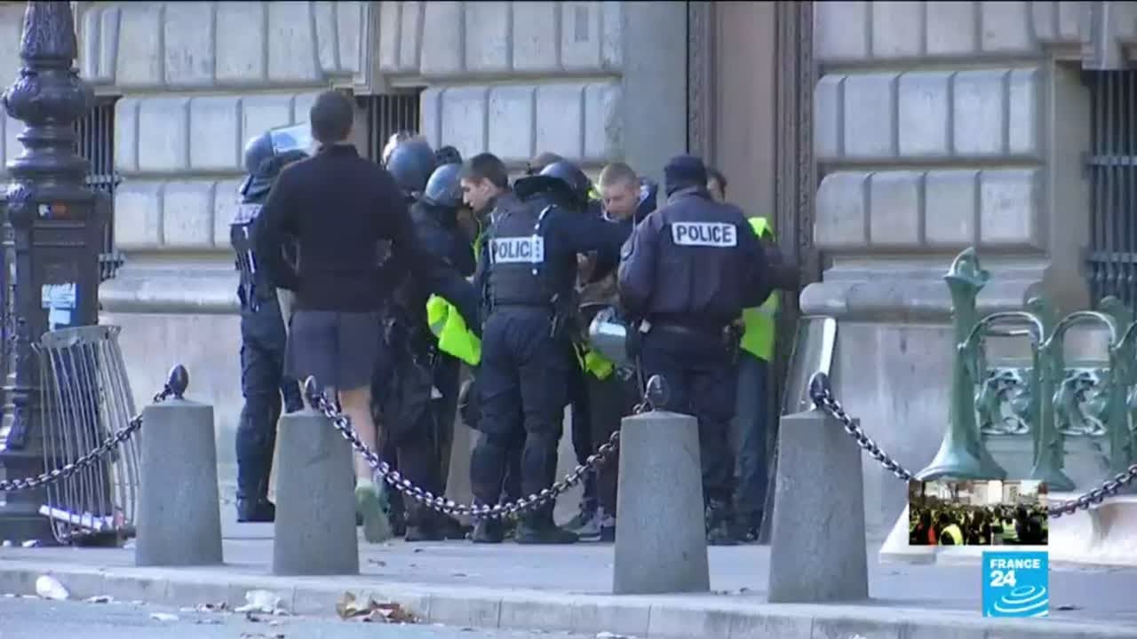 Yellow Vest protests: Paris on lockdown
