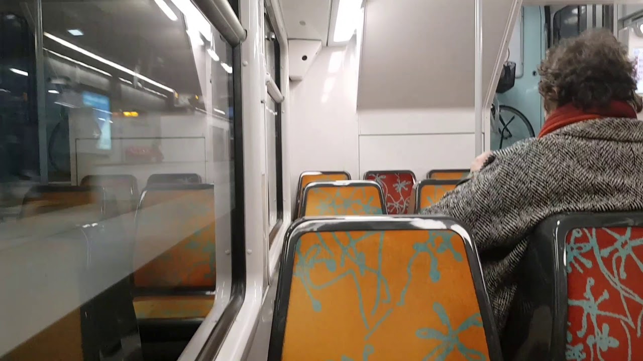 (RER A)[Paris] trajet à bord d'un MI09 ZUPE de Châtelet-Les-Halles à Charles de Gaulle Étoiles