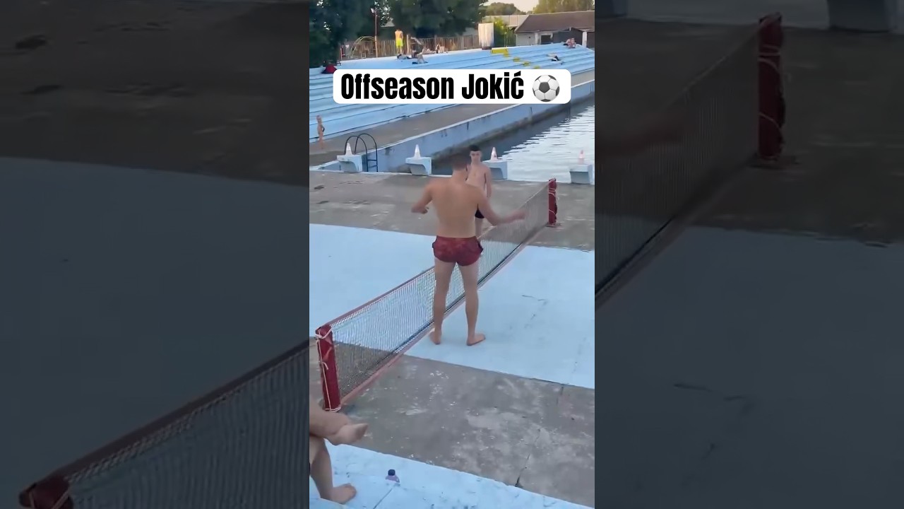 Jokić cieszy się poza sezonem w Serbii 🇷🇸 (via vukelaaa_/TT)