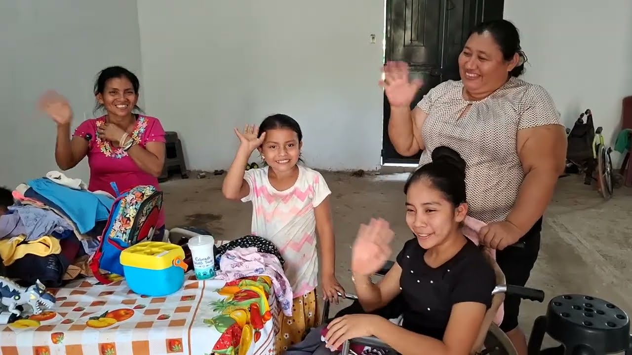 🔴Glendy sorpr3ndida agradece por todo lo que les mandaron desde USA con MARI.
