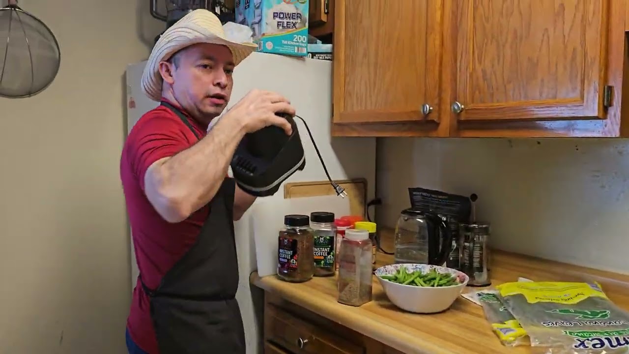 Señores bamos hacer tamales catrachos bamos allá 