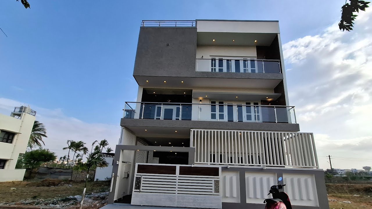 30×40 4 BHK new Triplex House for sale in Vijaynagar 4th stage Mysore (8660318495)