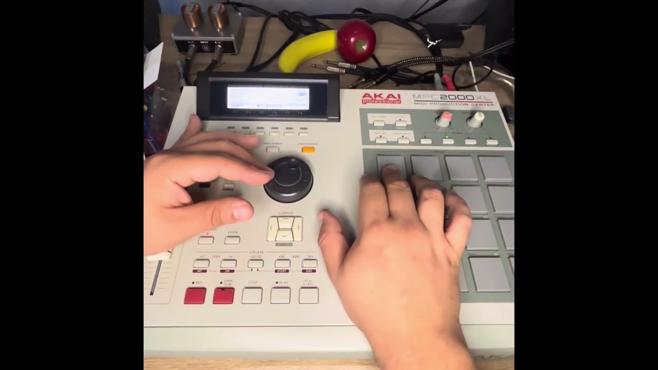 SoulCraft - SOULFUL TYPE BEAT ON THE MPC2000Xl 