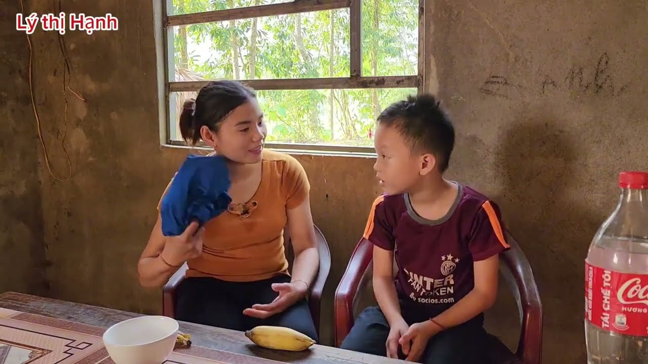 Timelapse : Building a daily life - meeting the poor boy