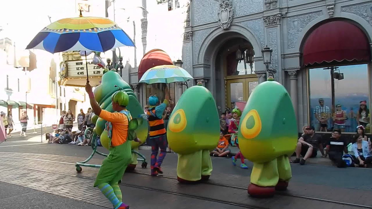 Pixar Play Parade at Disney California Adventure 2015 [FULL]
