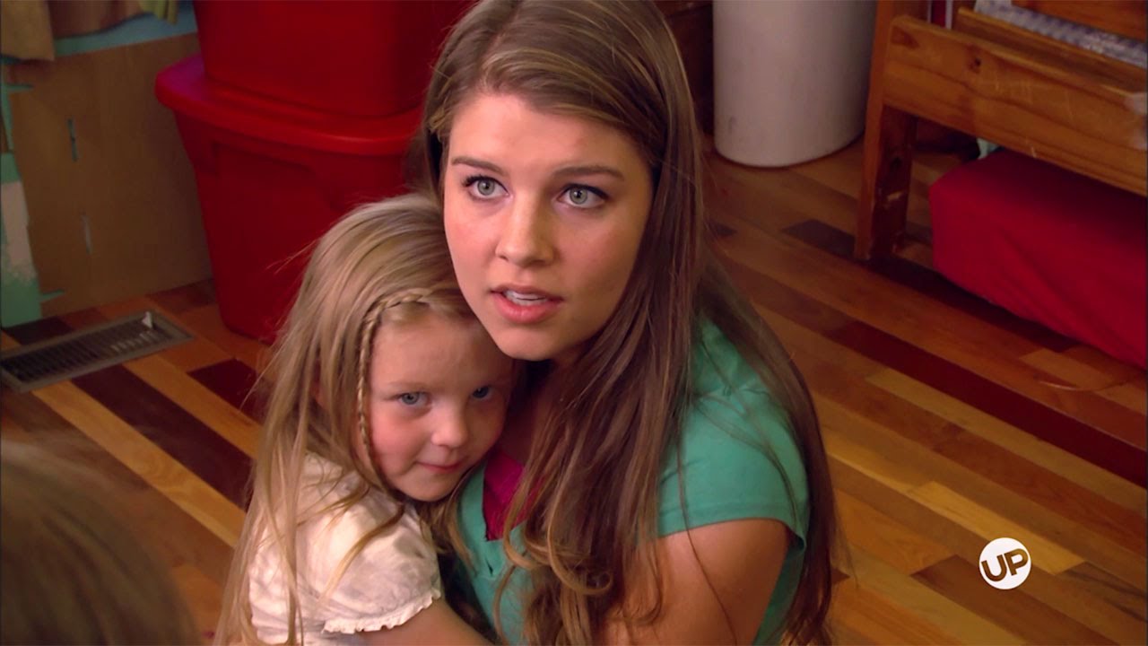 Bringing Up Bates - Leaving Home Hits Home (Sneak Peek Scene)