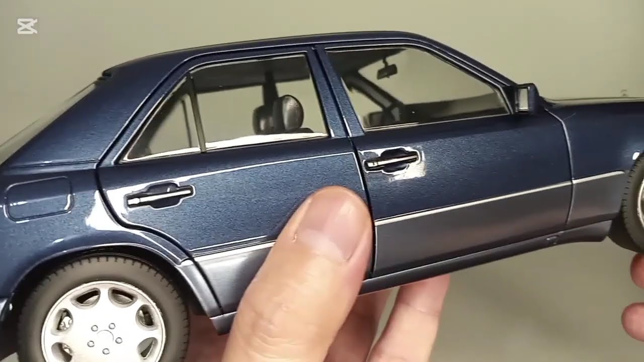 Diecast Mercedes Benz 500E V8 1990 W124 Nautica Blue Norev 1:18 scale 1000 pcs only (Unboxing)