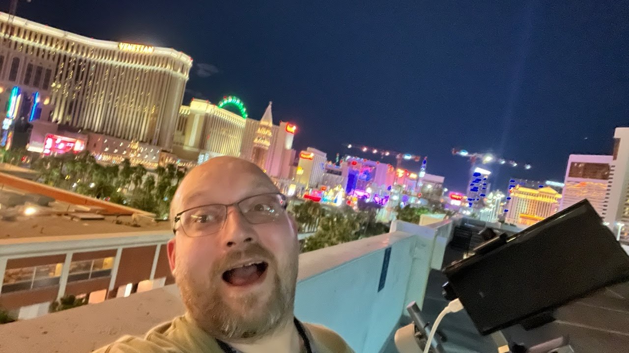 BIG T LAS VEGAS STRIP WONDERING WEDNEDSA