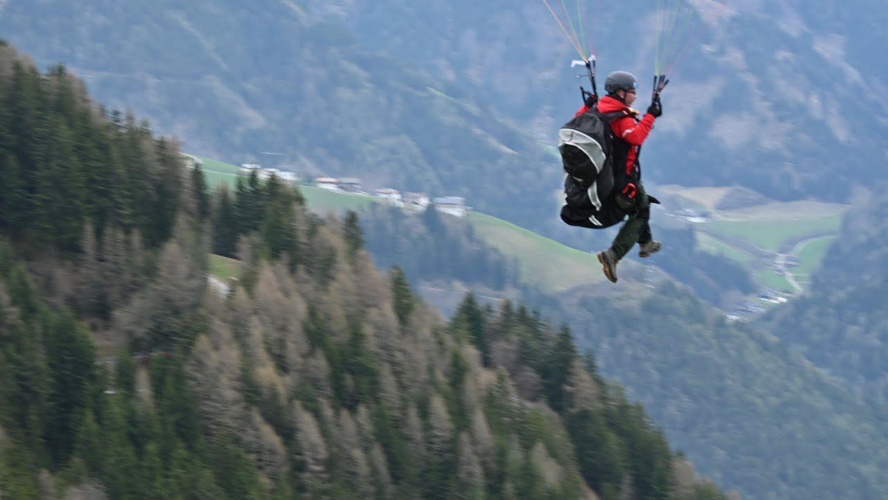 Paragliding in Luesen/Italy