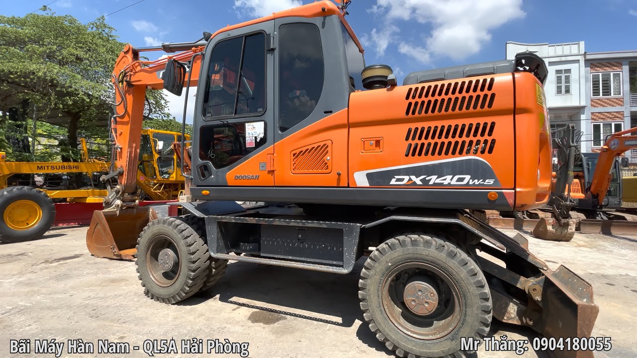 Trên tay máy đào DOOSAN DX140W-5 2016