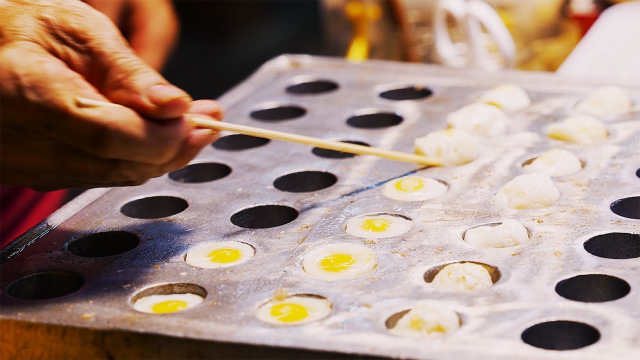 【4K】Street food in night market, fried quail/bird eggs