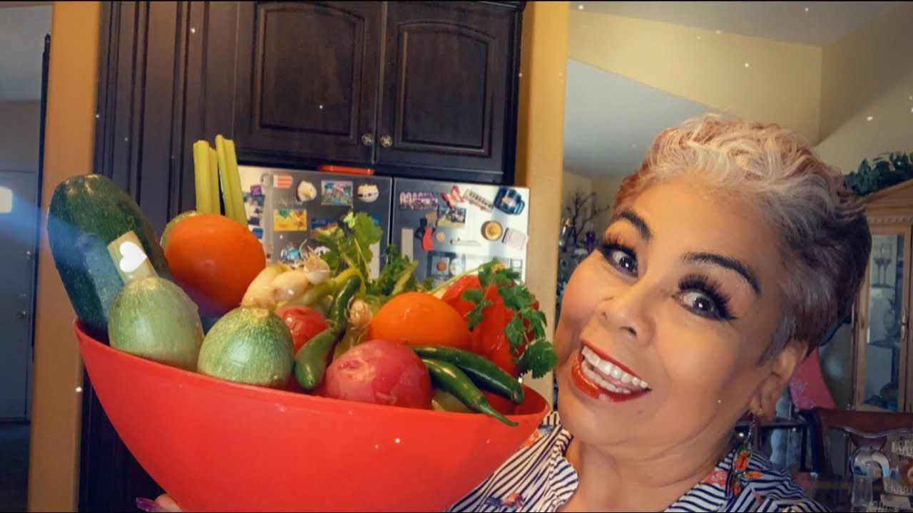 Preparando Un Delicioso Caldo De Res