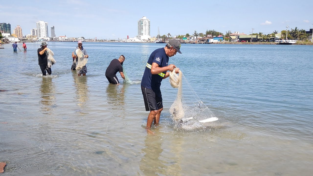 Pesca de tarrafas, 22 e 23-01-23, Barra de Tramandaí.