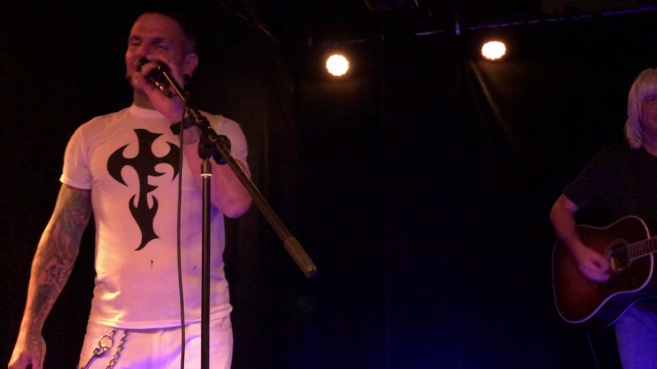 Jeff Hardy talking with the fans at Wonderland in Richmond, VA on 8/16/19