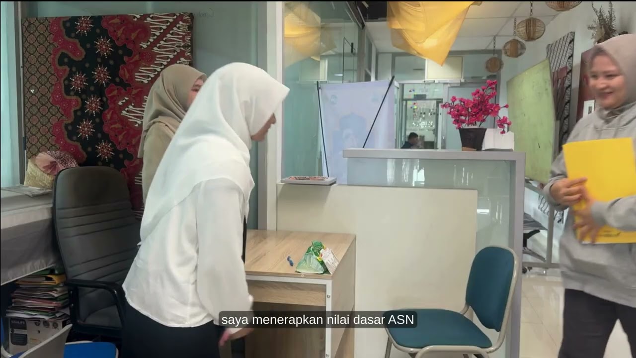 Penerapan Nilai Nilai Dasar PNS BerAKHLAK  Sundari Lestari (28) Kelompok 3B Angkatan 192