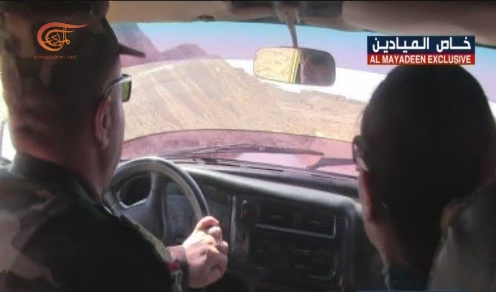 الميادين في مطار دير الزور المحاصر