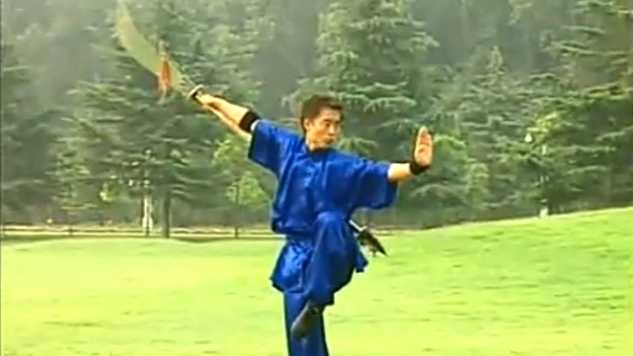 Shaolin Kung Fu: General Guan's big saber (Gan Dao)