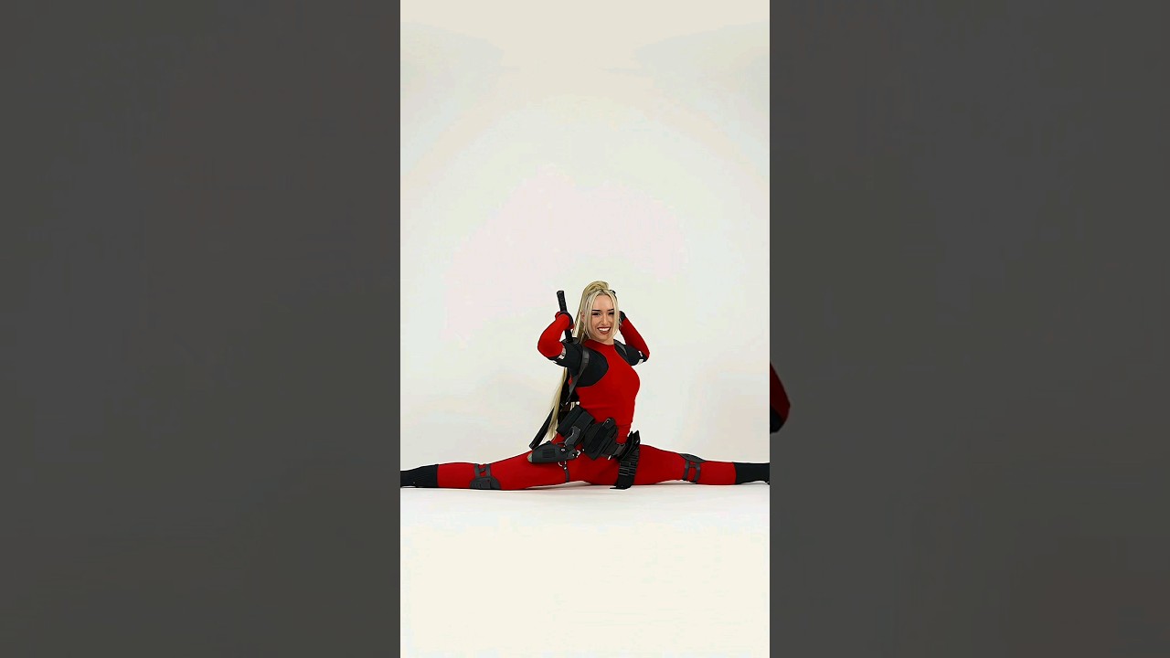 Deadpool-inspired look with a split transition! (Thanks for the 9k!!💪😤🫶)