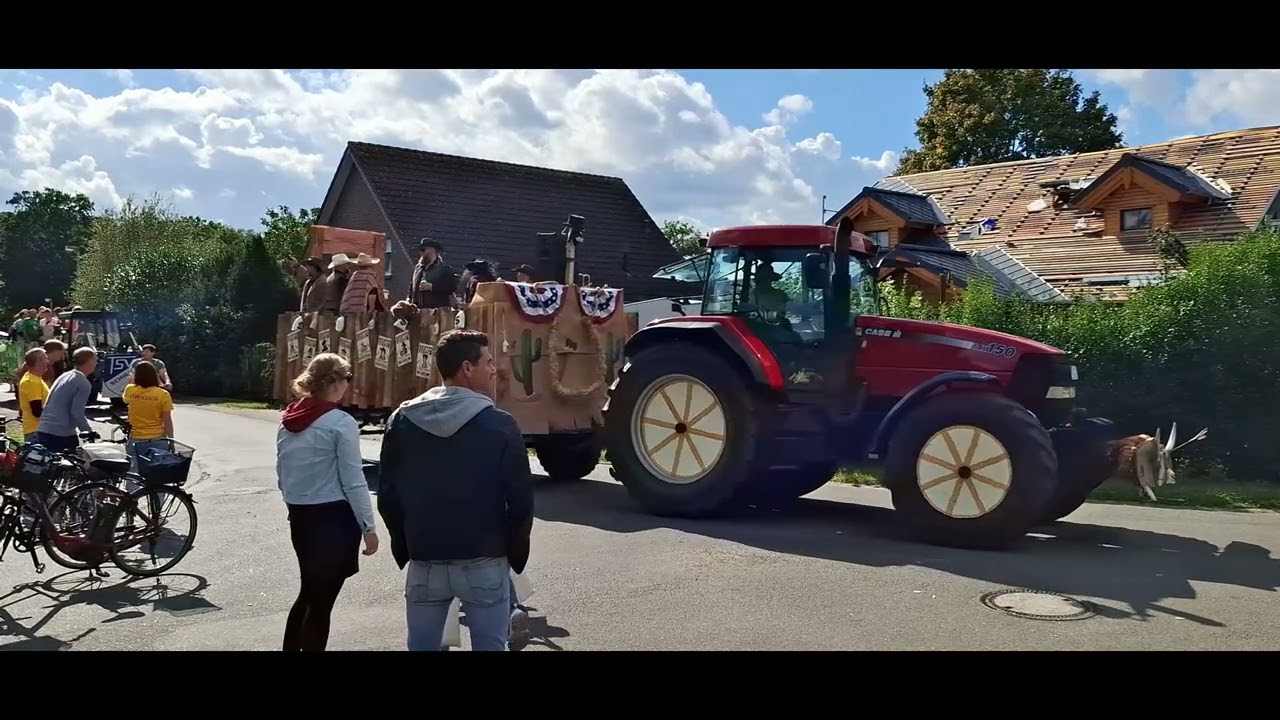 Schwarmer Ernteumzug 2025