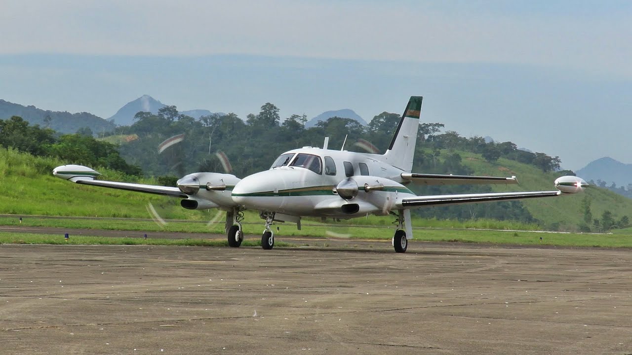 Piper Cheyenne II PS-GSA Pousando em Cachoeiro de Itapemirim ES