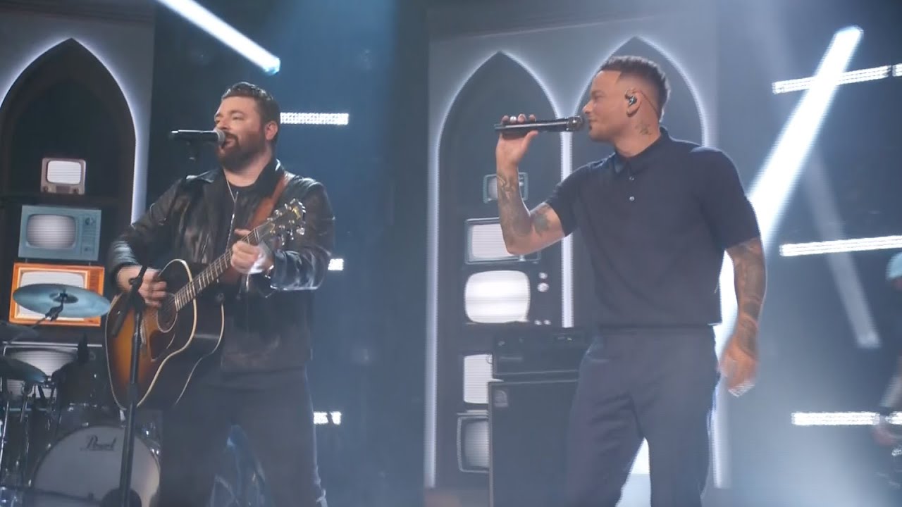Chris Young, Kane Brown - Famous Friends (Live From the 56th ACM Awards)
