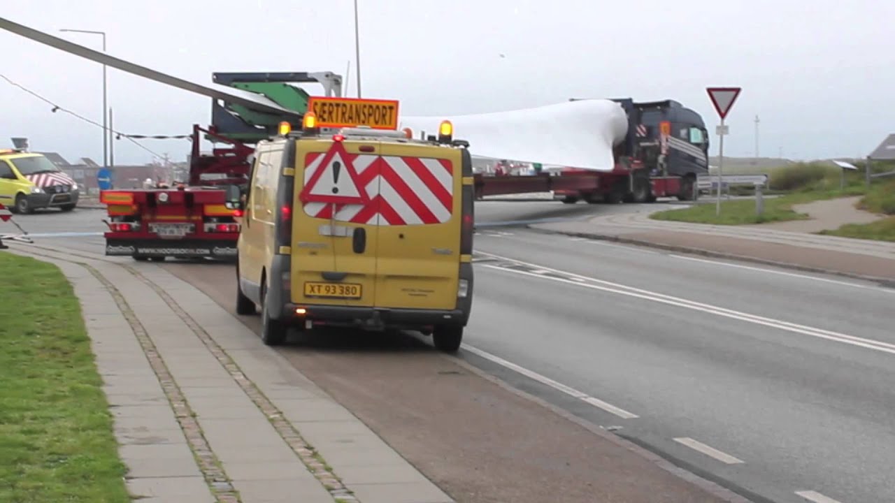 Møllevinge transporteres til Hvide Sande Havn