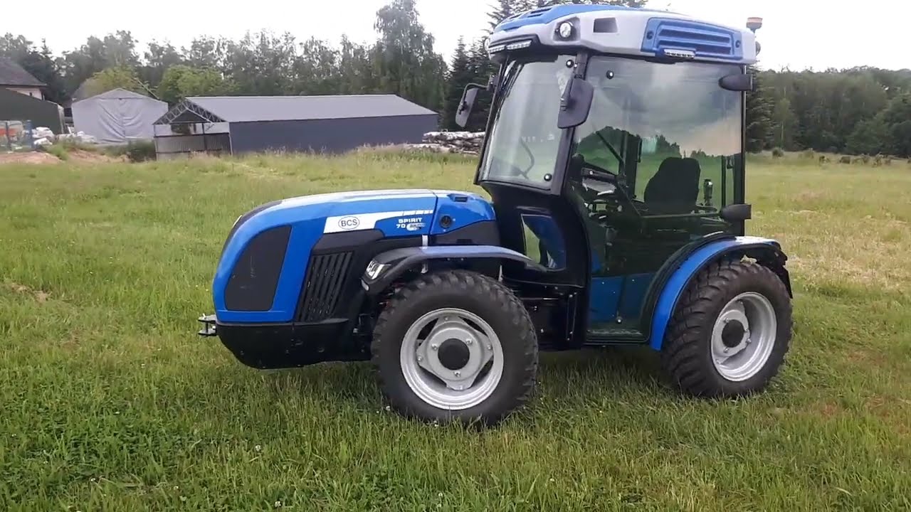 Ciągnik sadowniczy marki BCS- SPIRIT 70 DualSteer 63 KM obracane stanowisko operatora. Kabina kat. 4