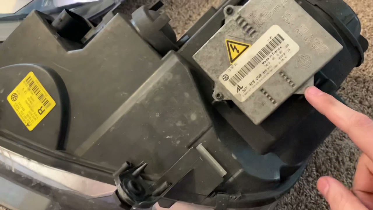 Mk5 GTI Headlight Housing Replacement and HID bulbs.