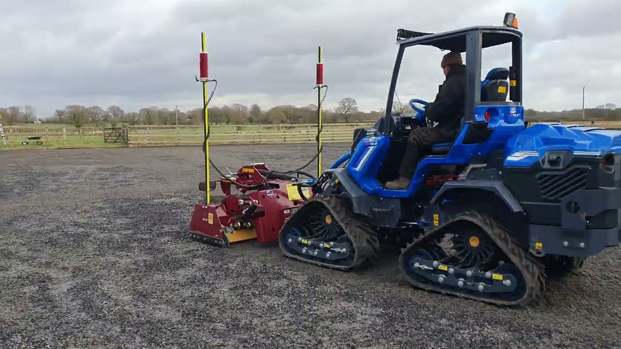 SharpGrade B79 with QuadGrade 2D Laser: Grading Horse Arena with Fiber