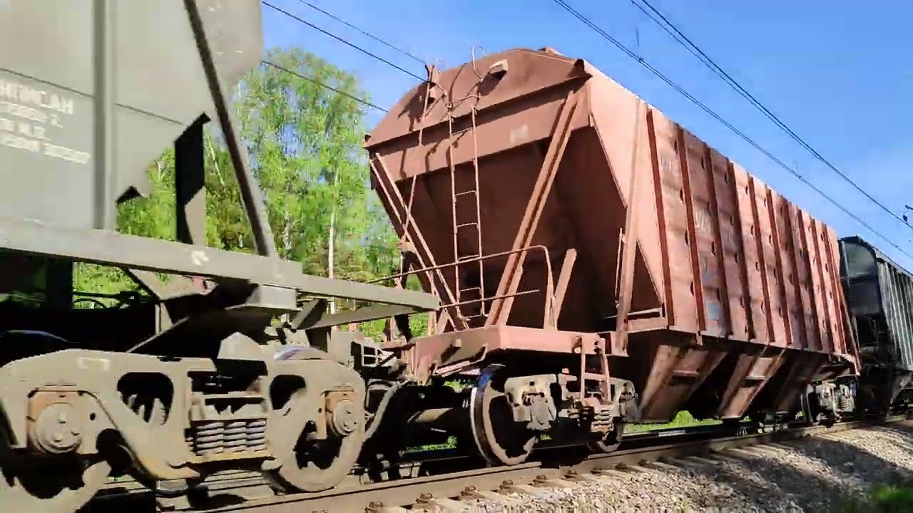 Железная дорога. Электровоз ВЛ11-569Б/581 с хопперами