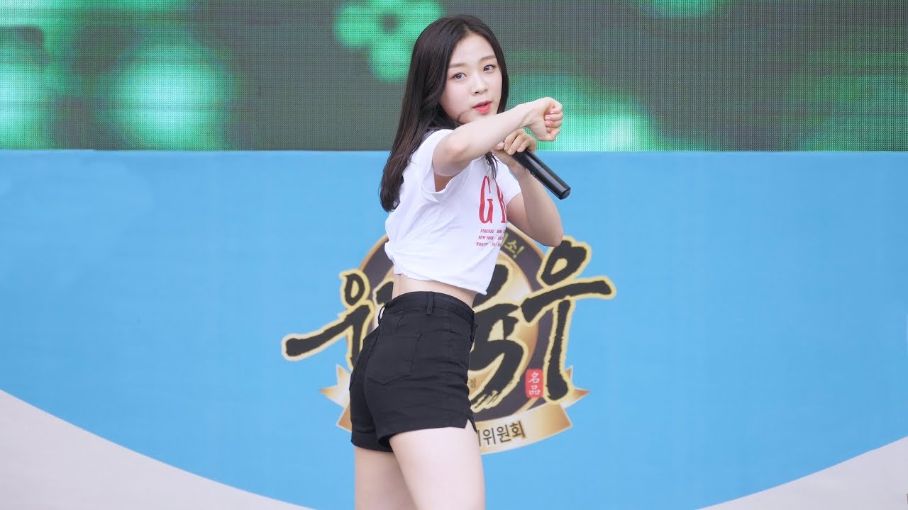 [4K] [180609] 에이프릴 APRIL (진솔) - 무아 Muah! (육우데이 페스티벌) 직캠/Fancam by PIERCE