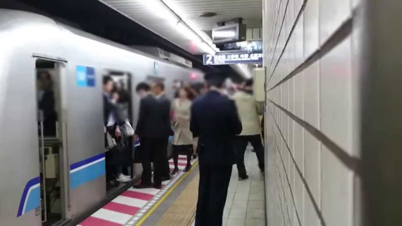 【通勤地獄】地下鉄・東京メトロ東西線、酷過ぎる混雑の様子【日常】～Tokyo Metro Tōzai Line,Rush Hour.