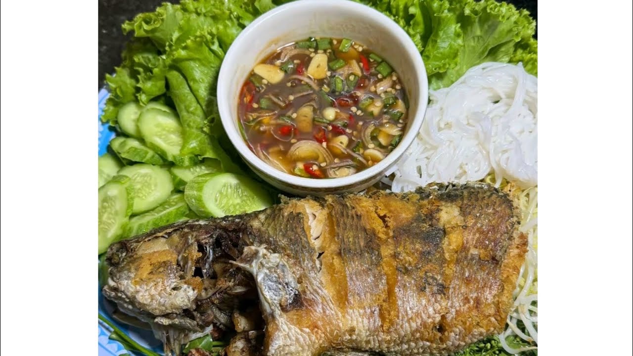 |ត្រីបំពងទឹកត្រីអំពិលទុំ|Deep fried fish with sweet tamarind sauce|