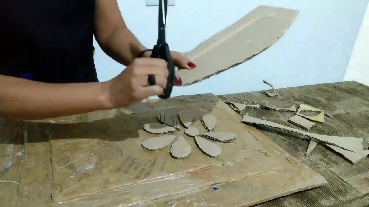 QUADRO de PAPELÃO e PAPEL de PÃO/PINTURA com ESPONJA