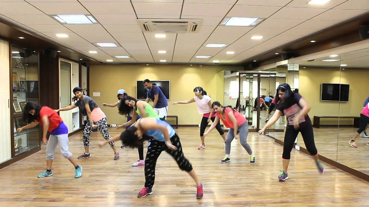 Zumba/Dance Fitness Routine By Vijaya /Gallan Goodiyaan/Dil Dhadakne Do