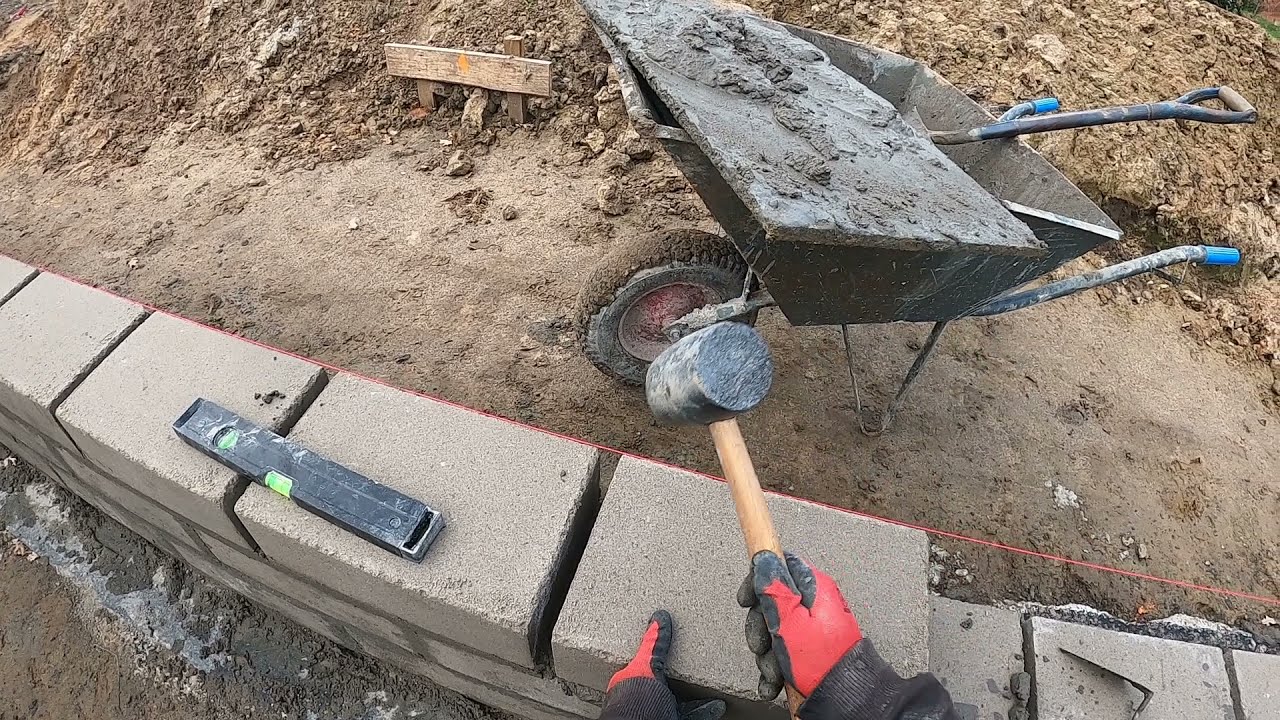 Murowanie ściany fundamentowej-Budowa domu*18