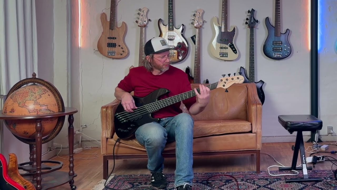 Mikkel Riber Plays The Super J5 Black Gold From Dingwall