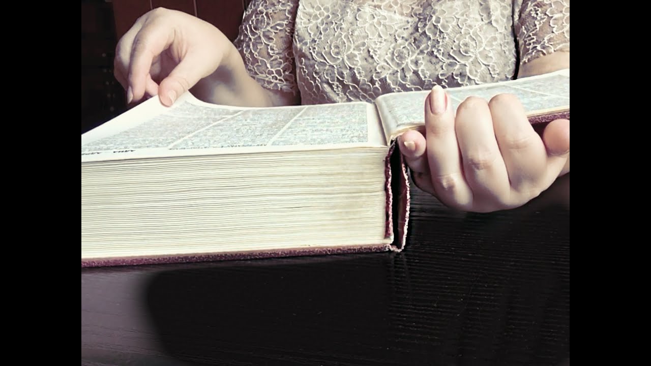 ASMR FLIPPING THROUGH A BOOK (NO Talking)// АСМР ВИДЕО ПЕРЕЛИСТЫВАНИЕМ СТРАНИЦ КНИГИ 📚 ЗВУКИ БУМАГИ