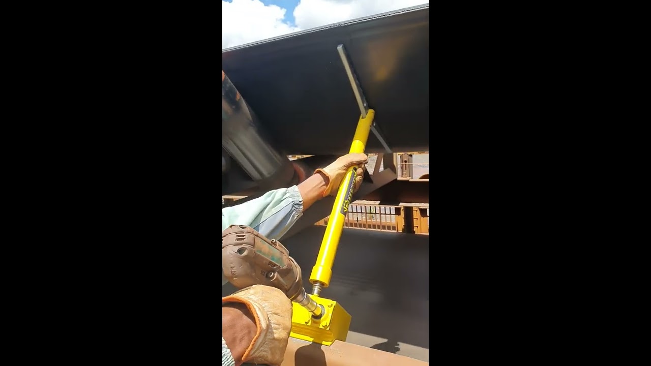 SCREW JACK - CONVEYER BELT LIFT (2)