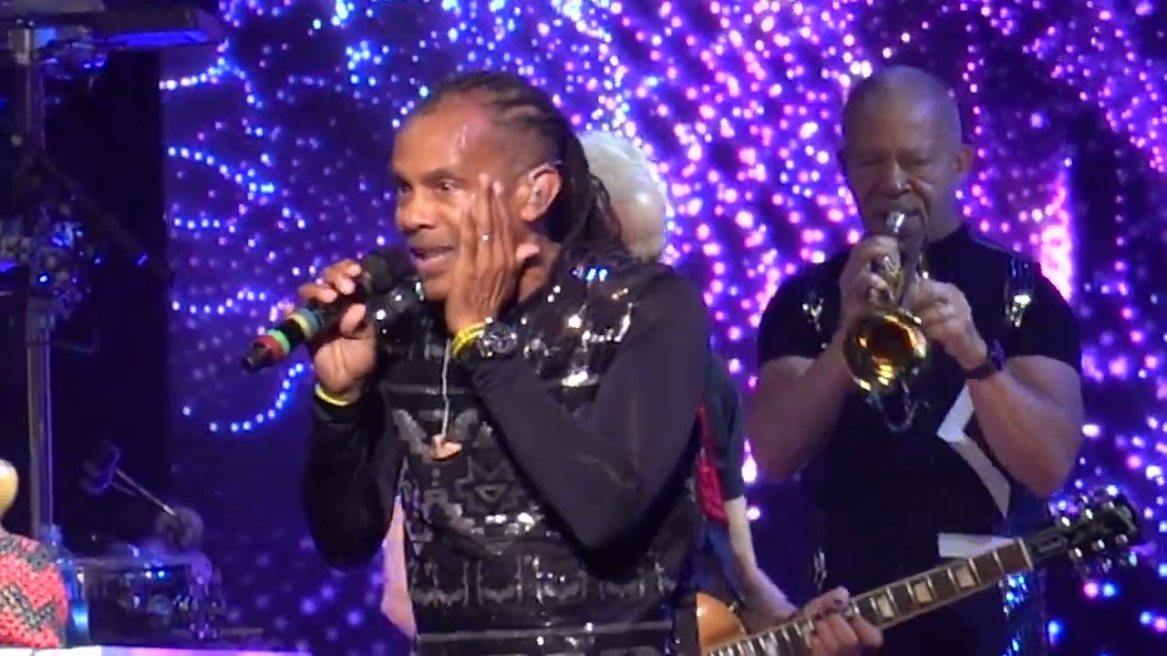 Earth Wind and Fire Live 2022 🡆 Love's Holiday ⬘ Reasons 🡄 Sep 14 ⬘ Sugar Land, TX