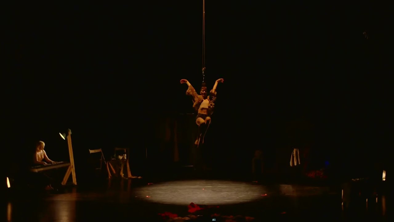 Hair-hanging Claudia Gynther  + Judith Fogg playing piano