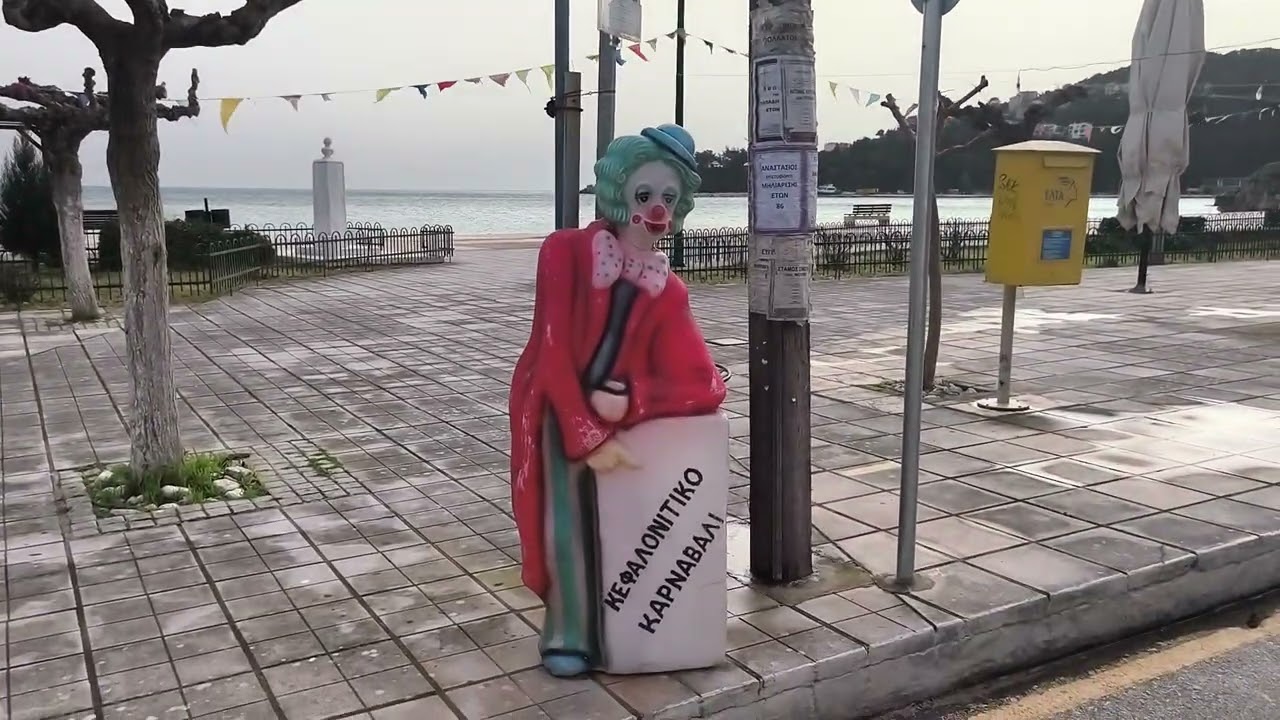 Καλές Απόκριες από τον στολισμένο για το Καρναβάλι Πόρο Κεφαλονιάς!