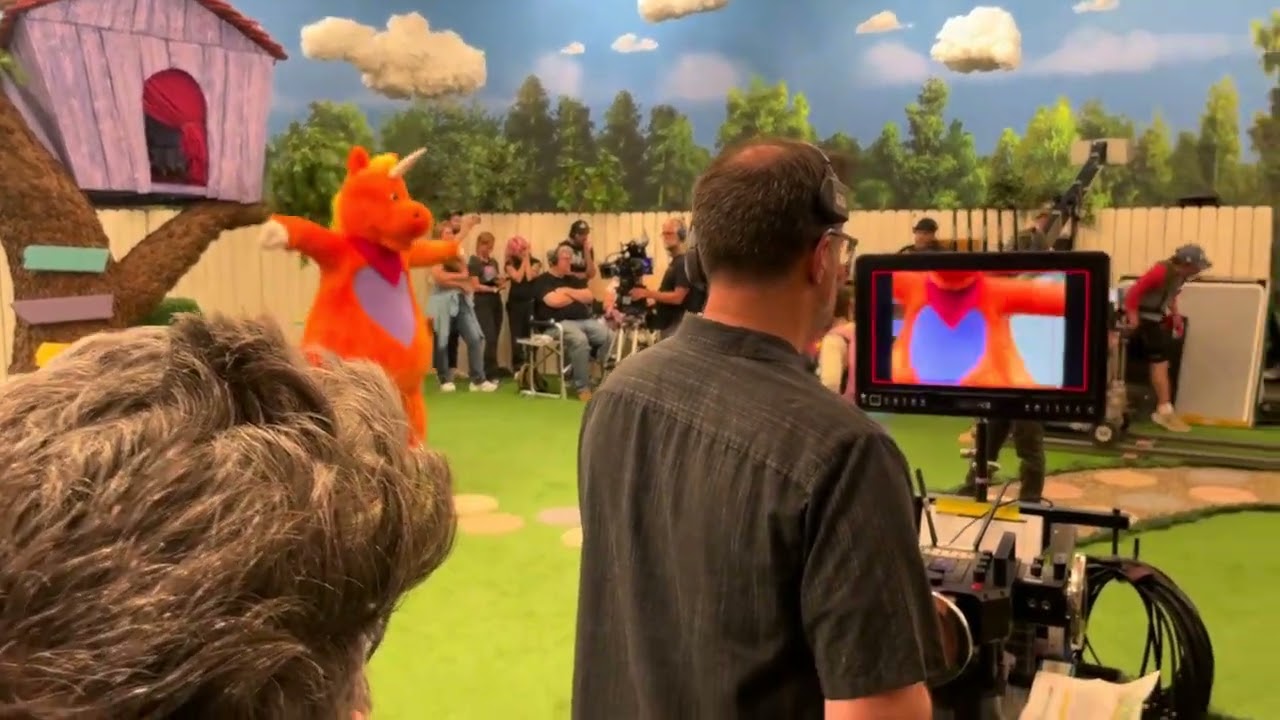 The behind the scenes of Buddy The Unicorn with the kids outside scene