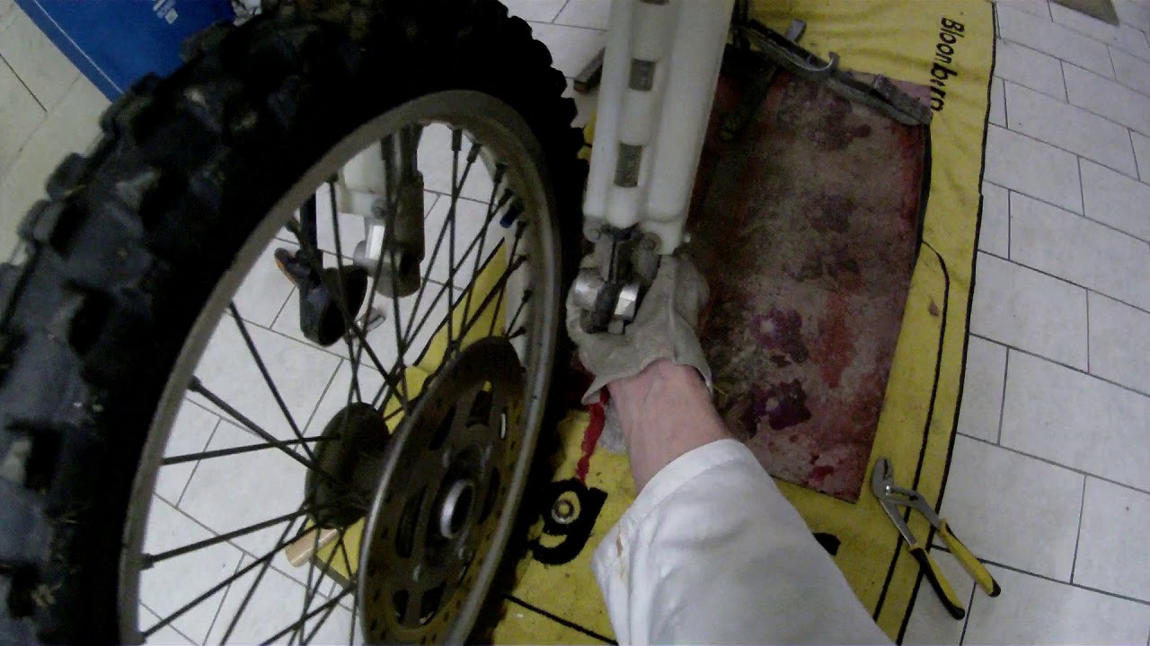 demontage roue avant moto (125 KDX)