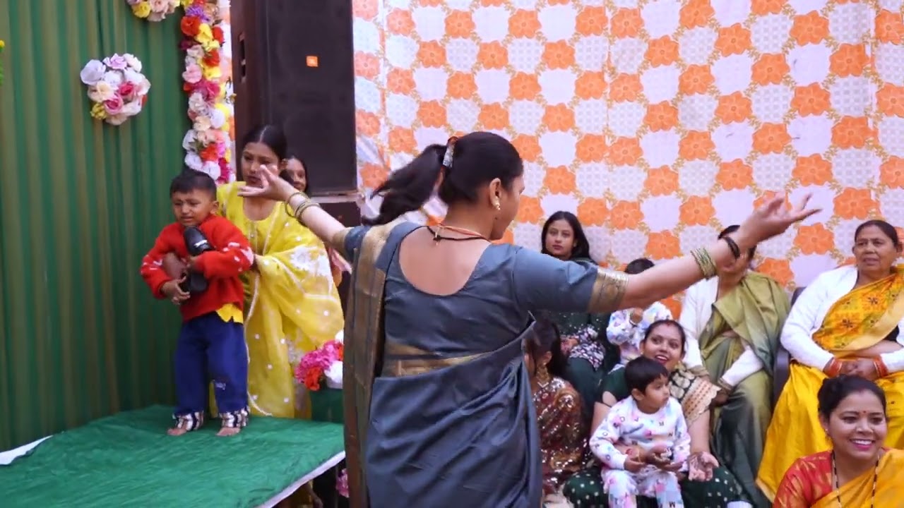 vaibhav weds mayuri mahila sangeet