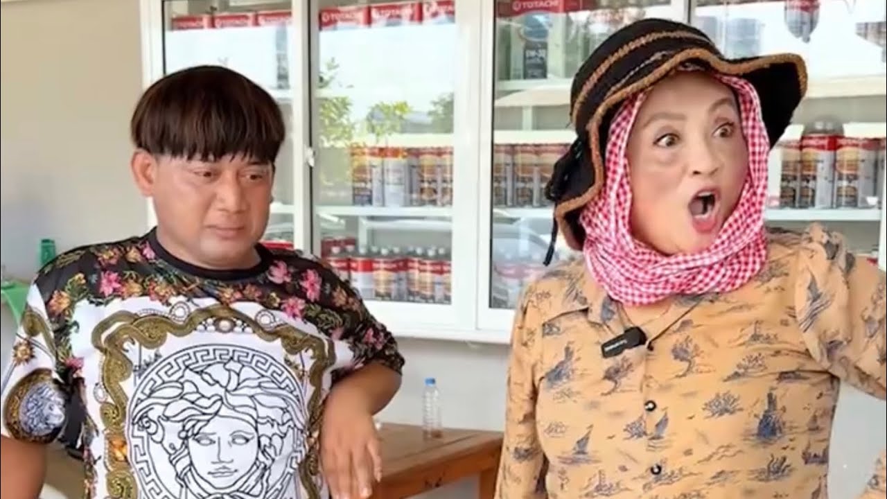 ម៉ែកាន់ជើងកូន
