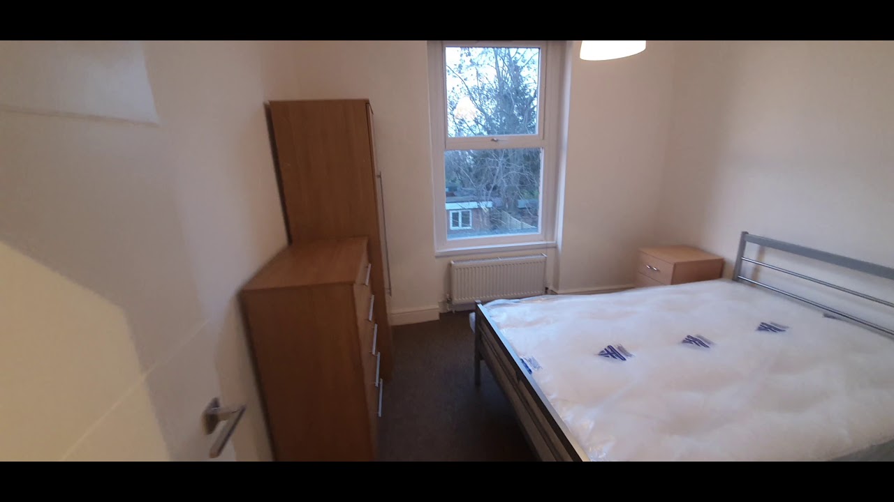 Three bedrooms flat in Minster Road NW2